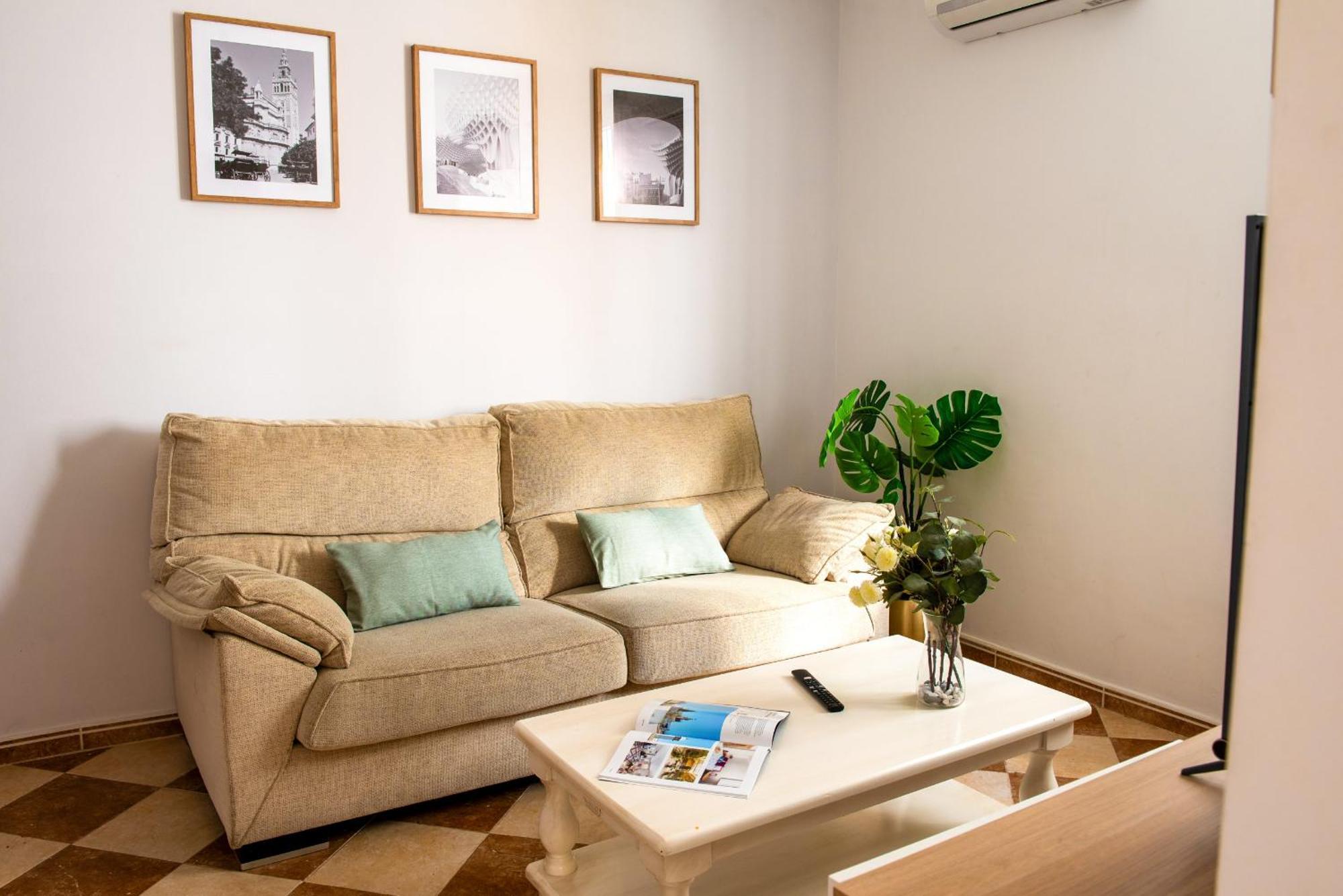 Echo Suites Nervion Севілья Екстер'єр фото
