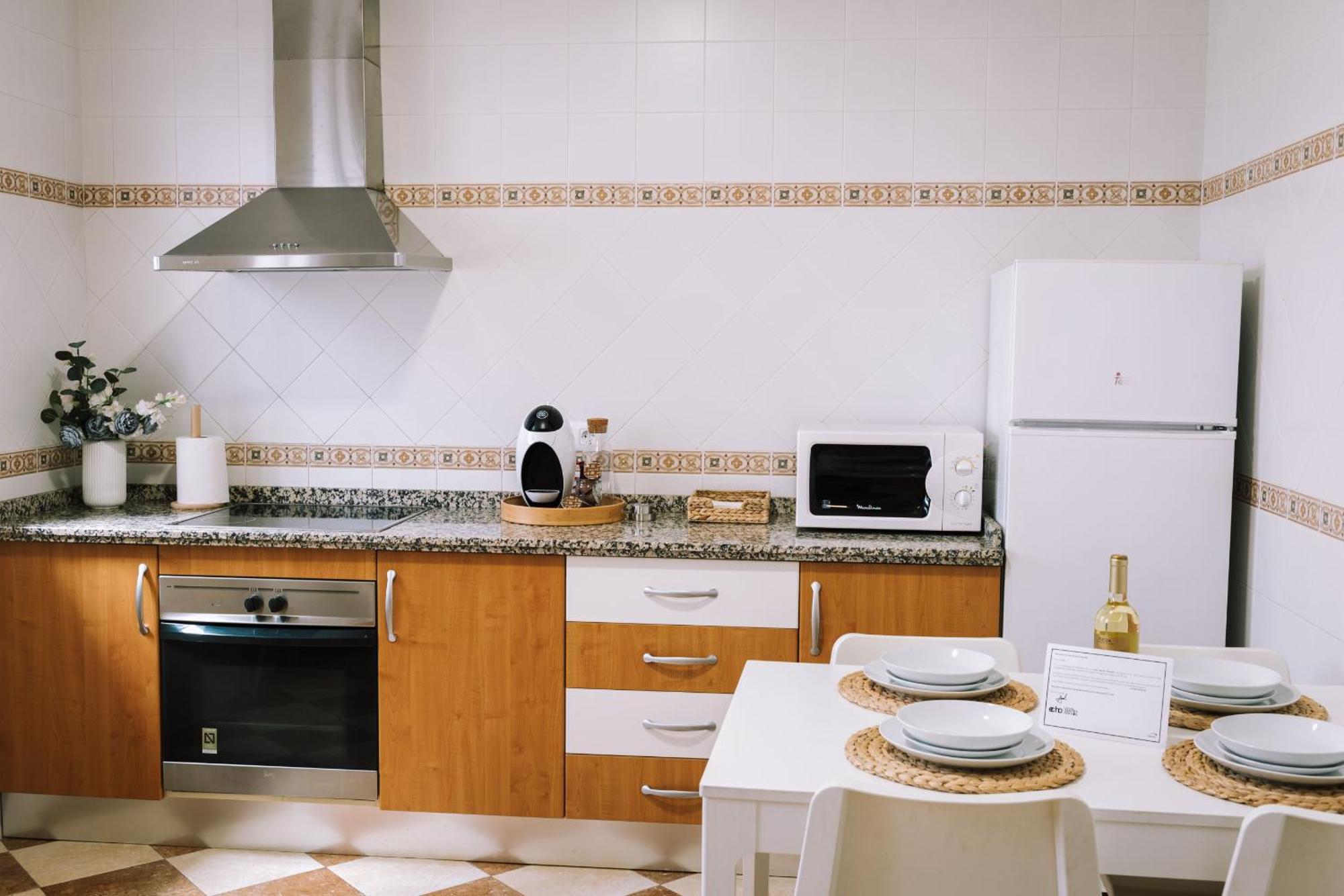 Echo Suites Nervion Севілья Екстер'єр фото