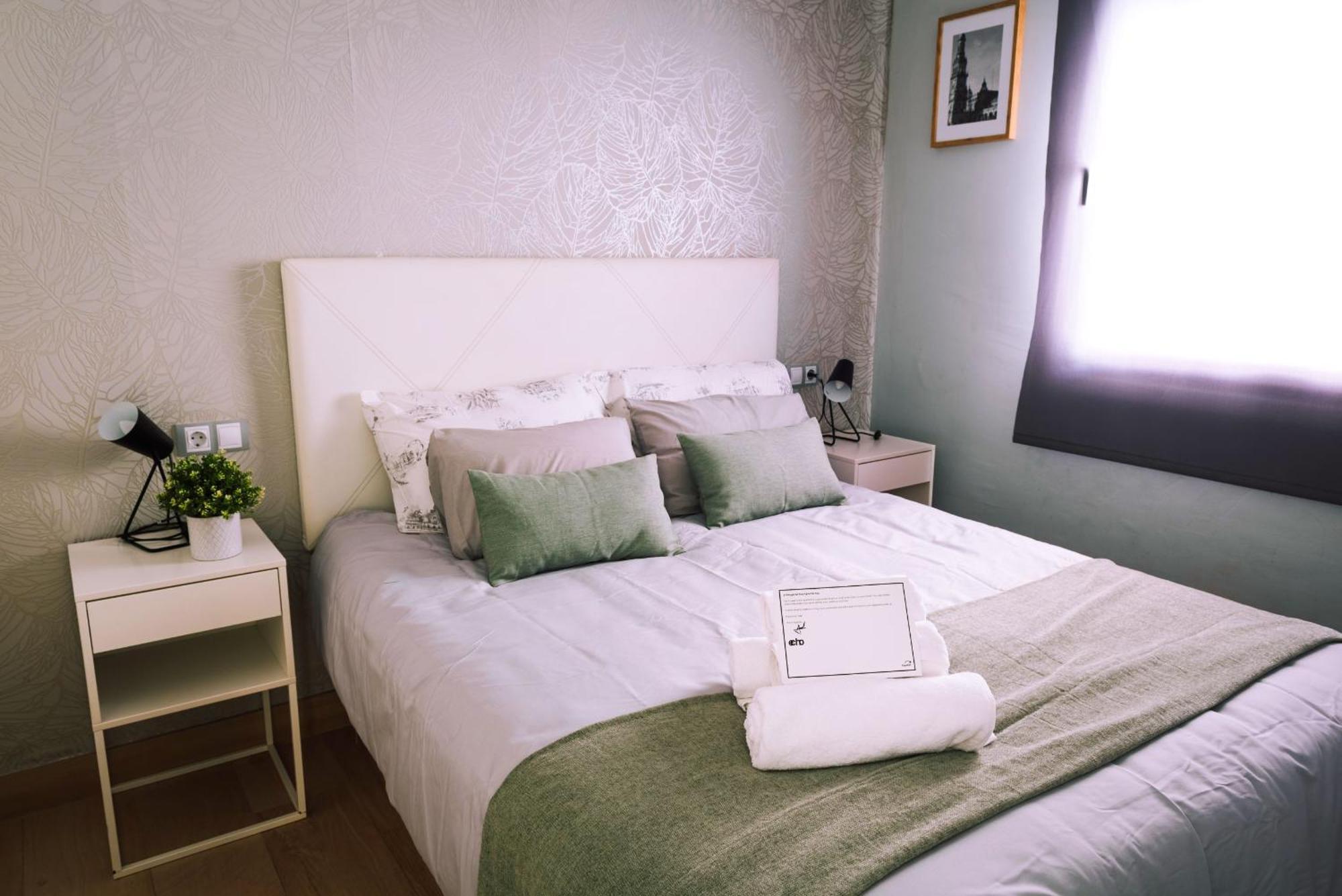 Echo Suites Nervion Севілья Екстер'єр фото